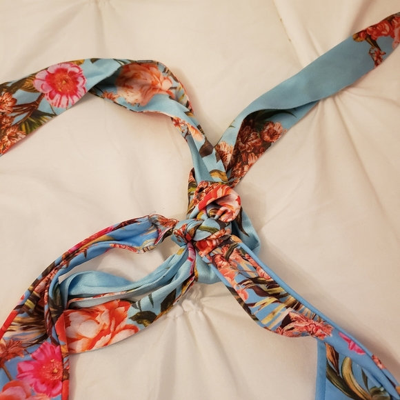 Adriana Iglesias Deep V Floral Stretch Silk Bodysuit - Picture 16 of 16